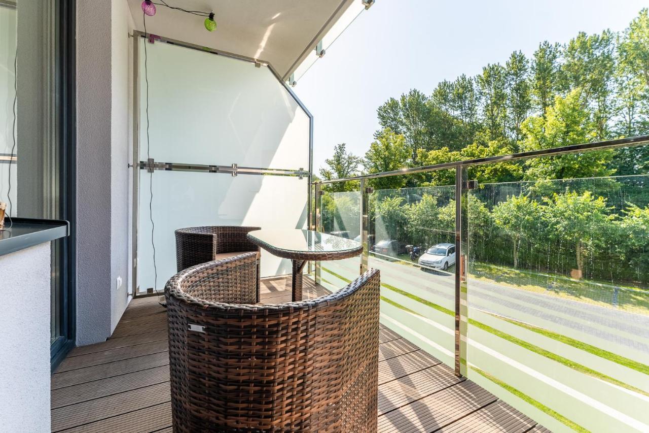 Apt Nadmorskie - 4 Pory Roku Kołobrzeg Extérieur photo
